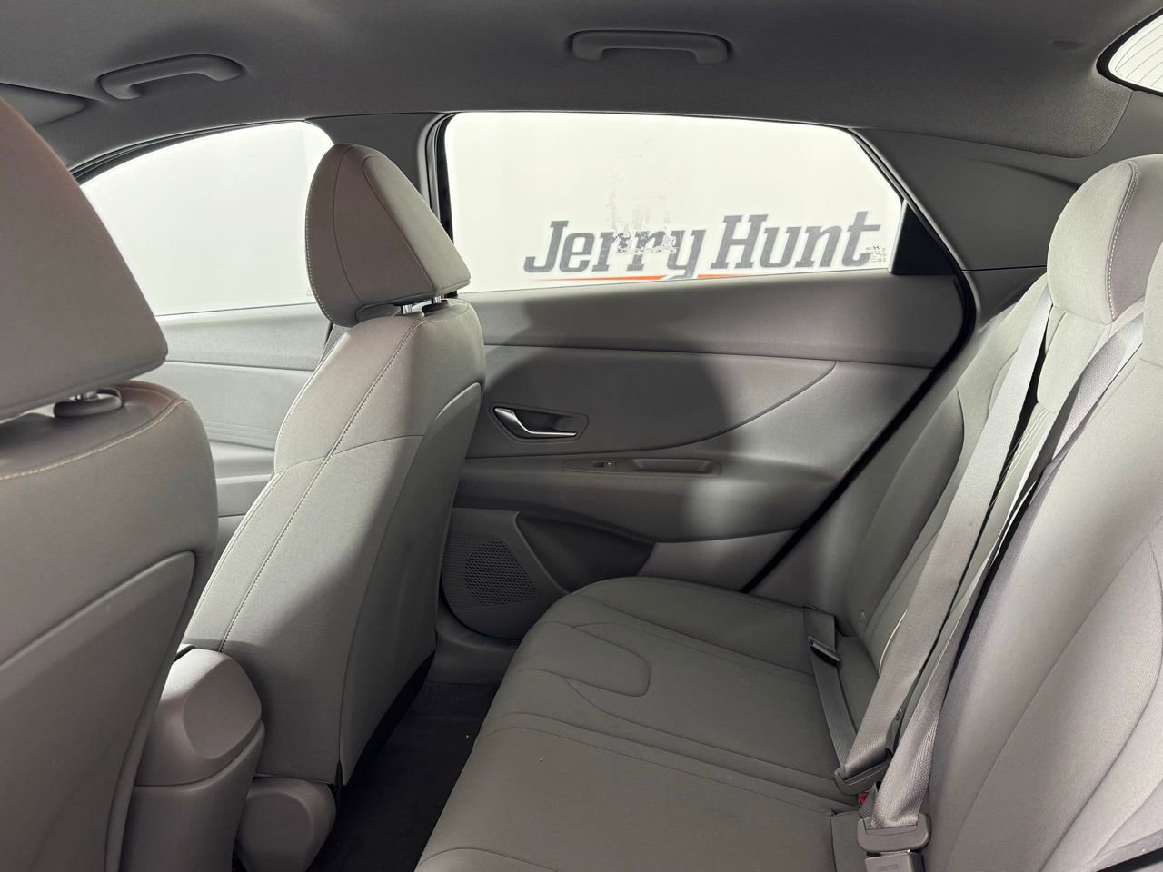 Used 2023 Hyundai Elantra SEL w/ Preferred Accessory Package image 4