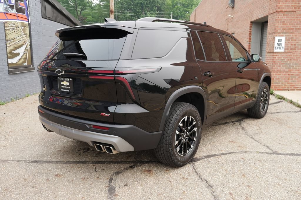 Used 2025 Chevrolet Traverse Z71 w/ Driver Confidence Package AWD/4WD image 4