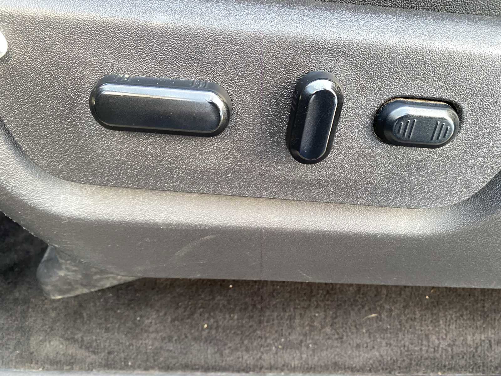 Used 2011 Ford F350 Lariat w/ Lariat Interior Pkg image 14