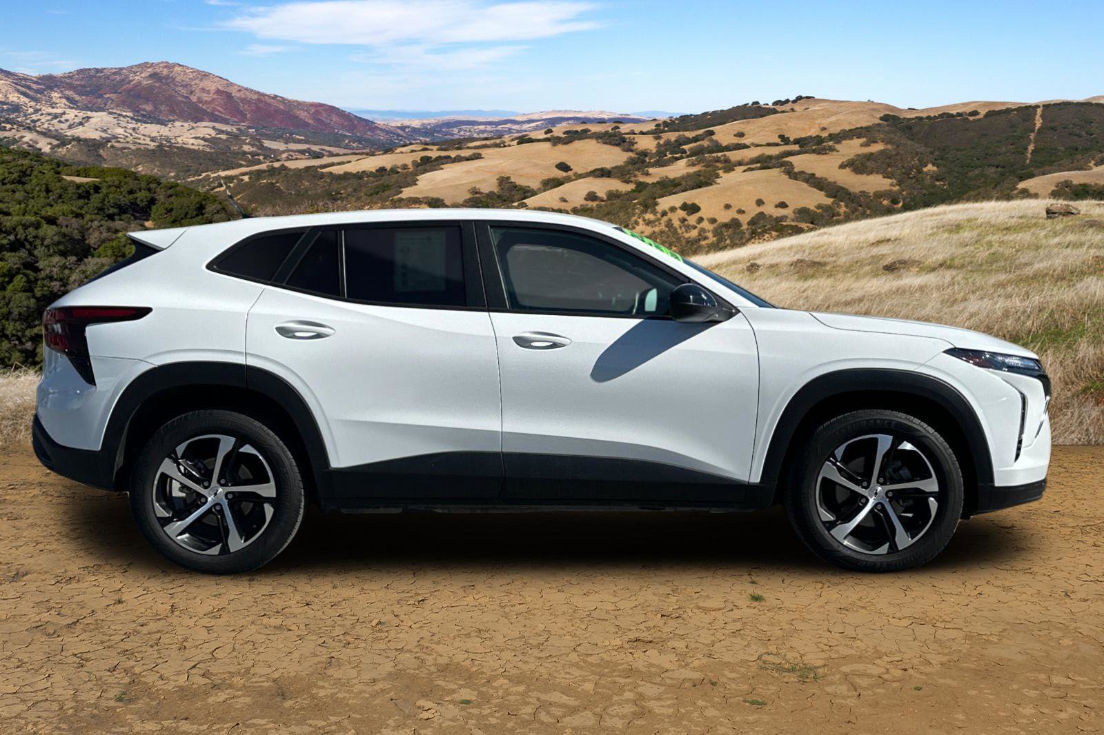 Used 2024 Chevrolet Trax RS w/ Sunroof Package image 3