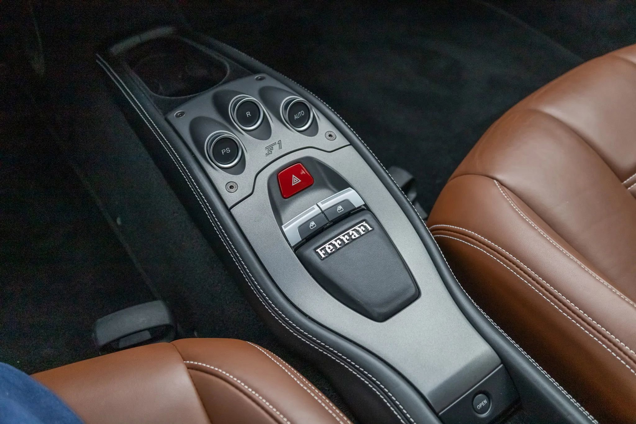 Used 2015 Ferrari 458 Italia Coupe RWD image 46