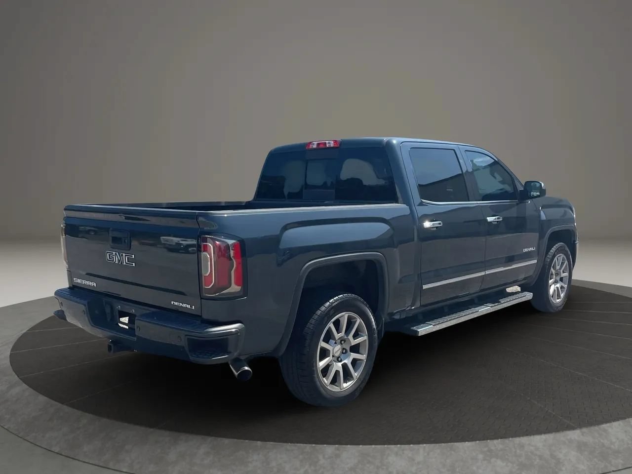 Used 2018 GMC Sierra 1500 Denali AWD/4WD image 8