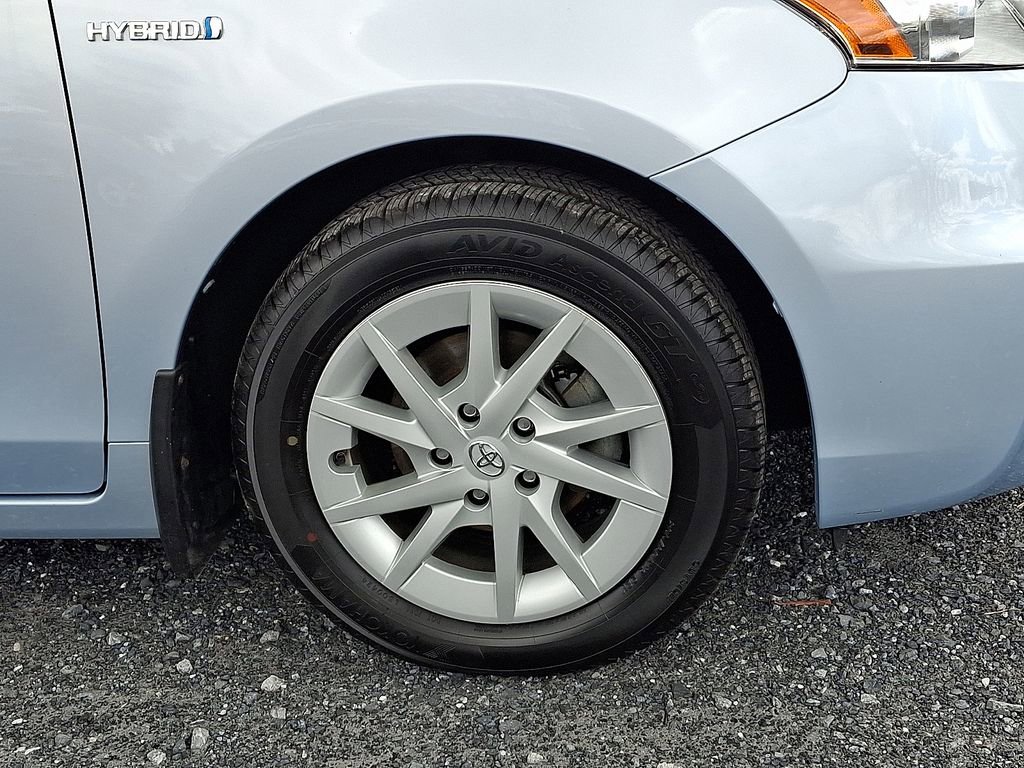 Used 2014 Toyota Prius V Two image 11