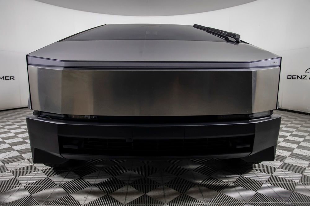 Used 2024 Tesla Cybertruck AWD Crew Cab image 3