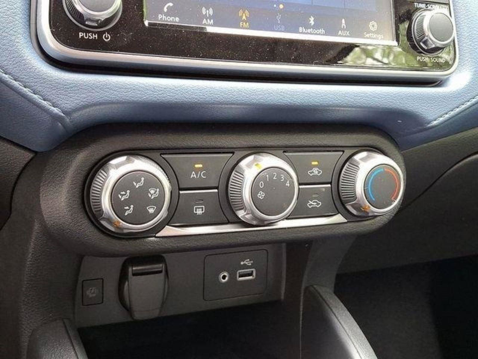 New 2025 Nissan Versa SV w/ Trunk Package FWD image 11