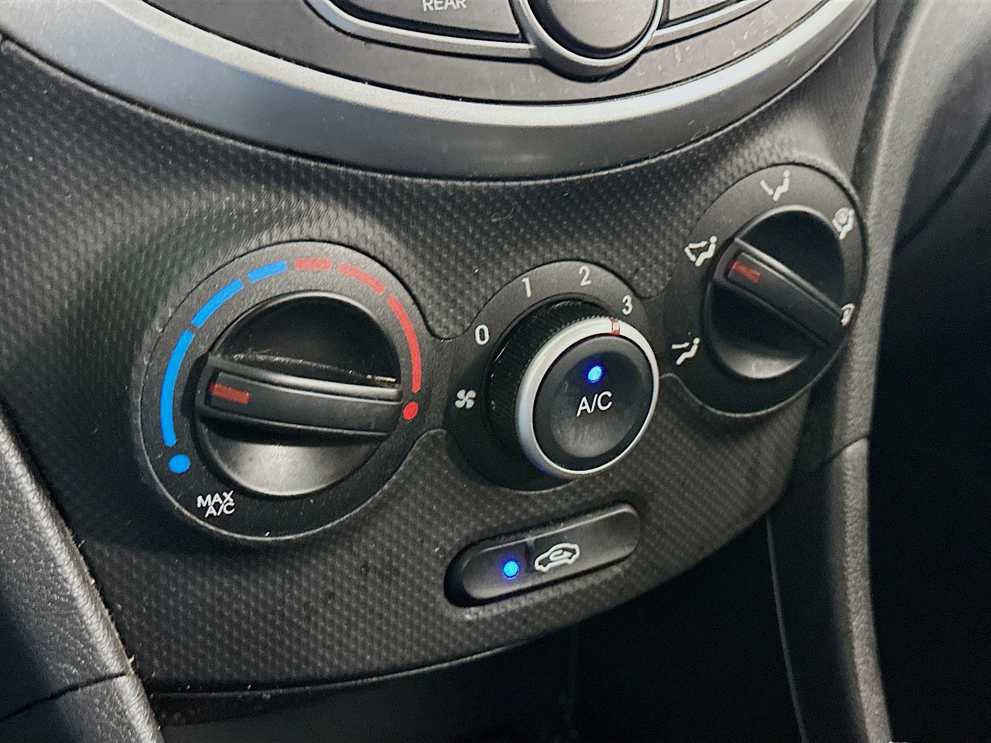 Used 2013 Hyundai Accent GS image 22