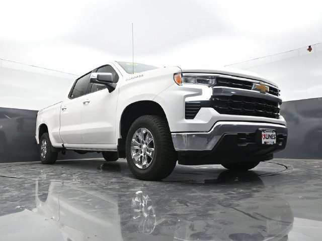 Used 2024 Chevrolet Silverado 1500 LT w/ Protection Package AWD/4WD image 39