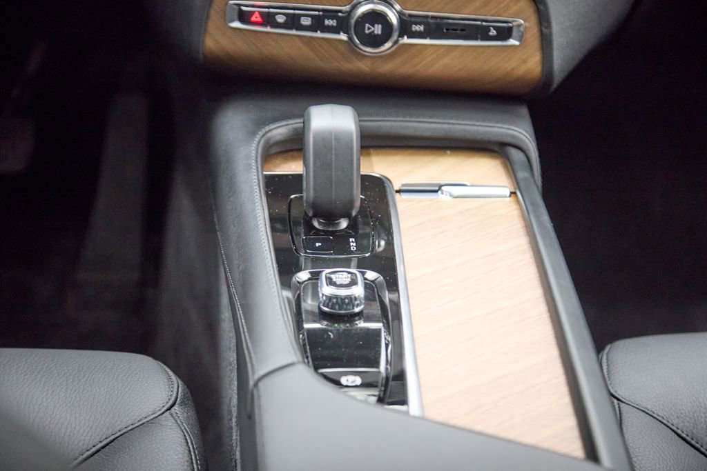 Certified 2023 Volvo XC90 B6 Plus w/ Protection Package Premier image 34