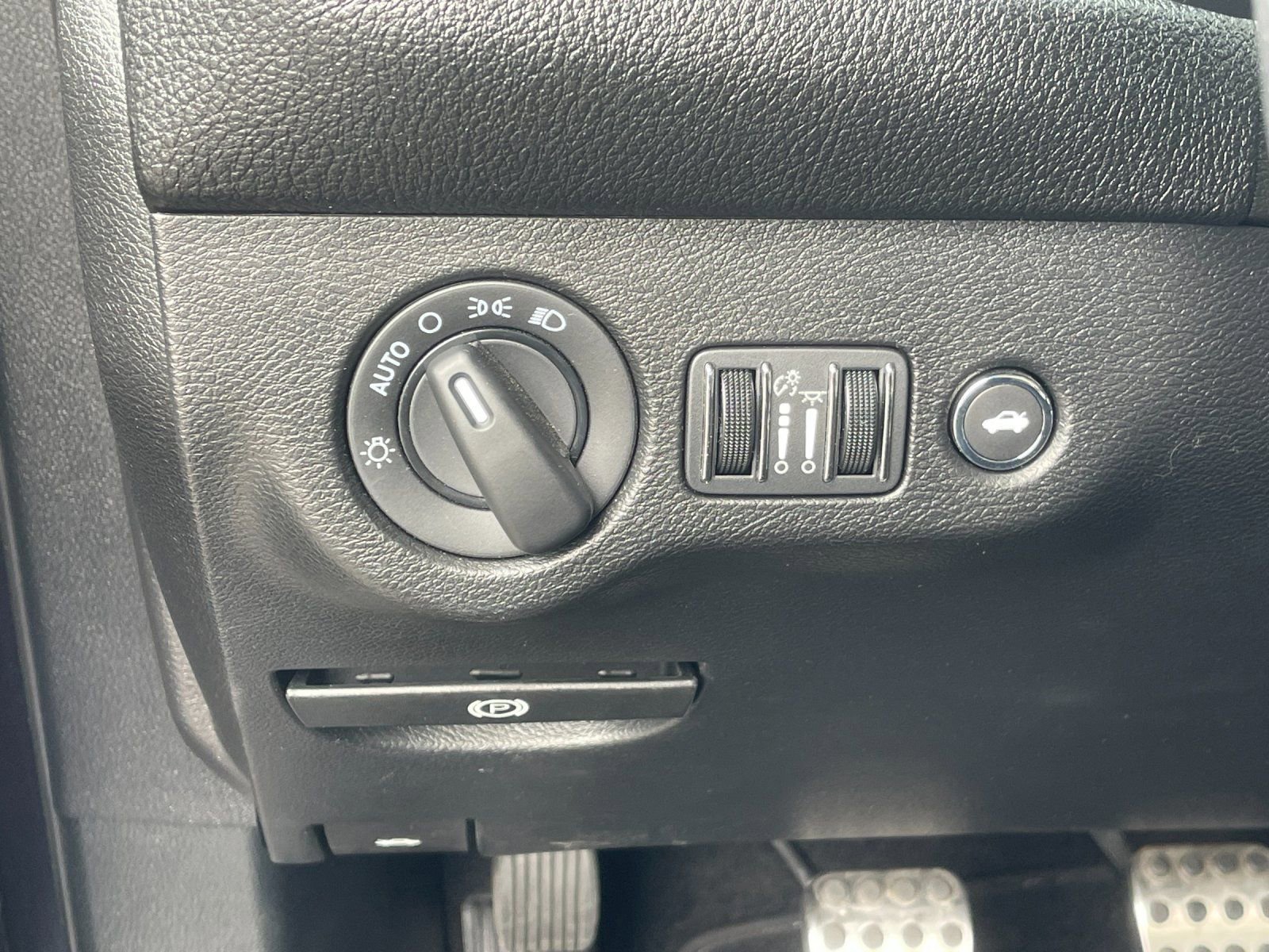 Used 2019 Dodge Challenger SRT Hellcat image 28