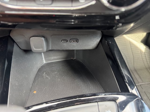Used 2025 Chevrolet Trax RS w/ Driver Confidence Package FWD image 20