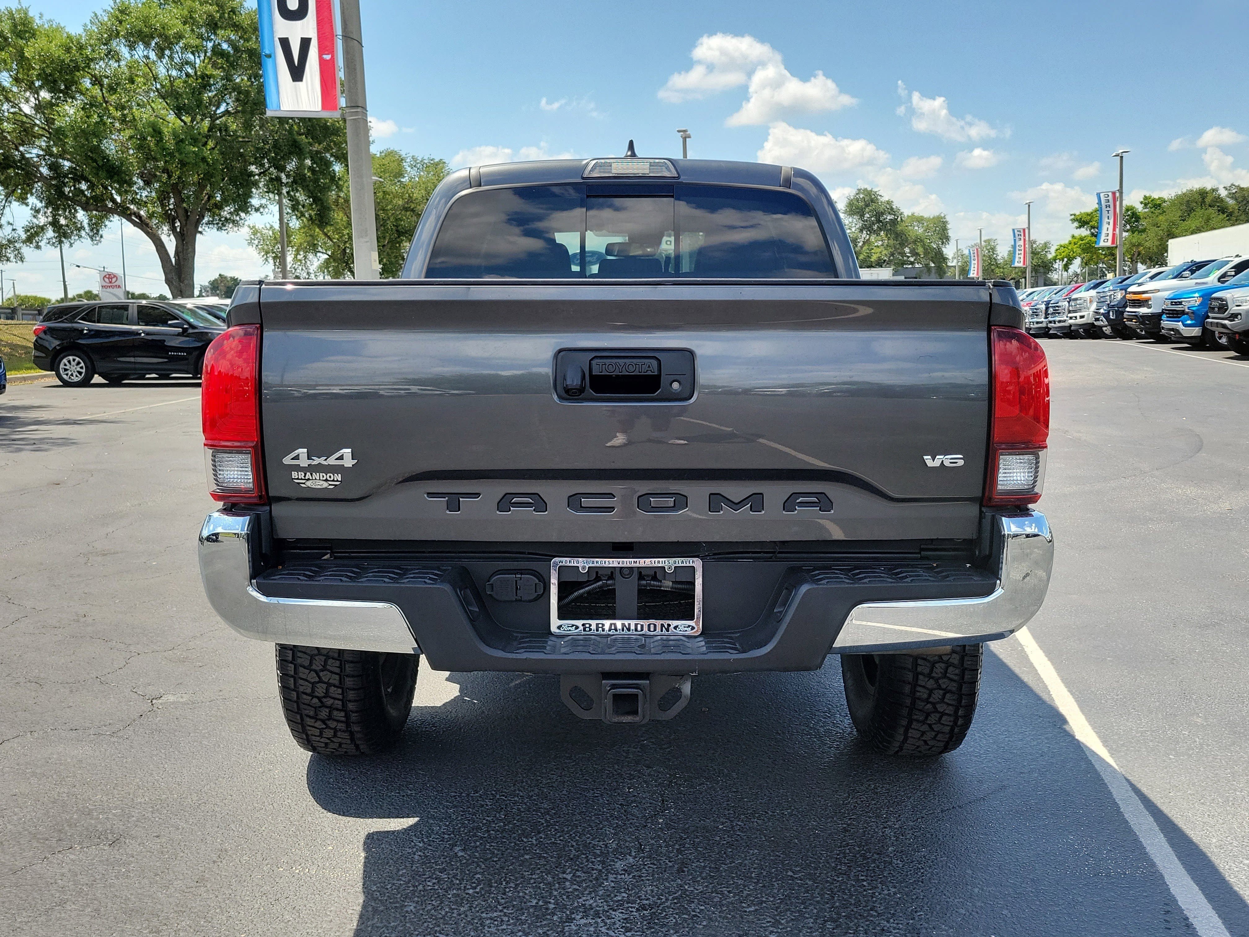 Used 2019 Toyota Tacoma SR5 AWD/4WD image 8