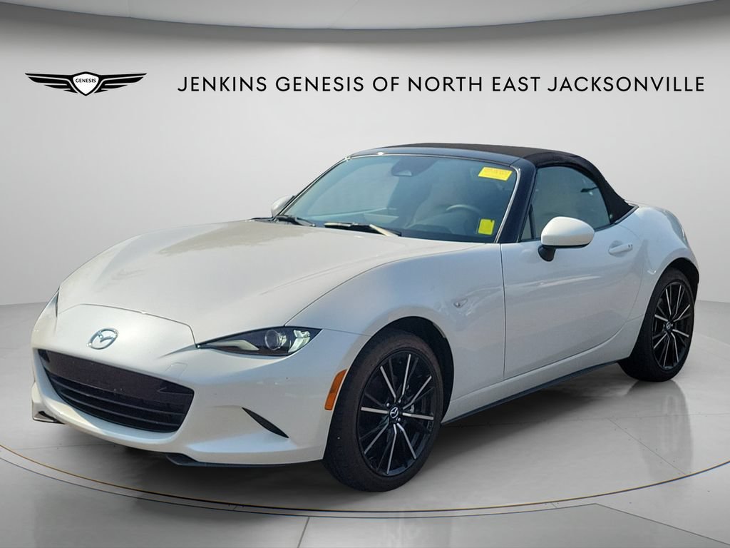 Used 2025 MAZDA MX-5 Miata Grand Touring RWD image 11