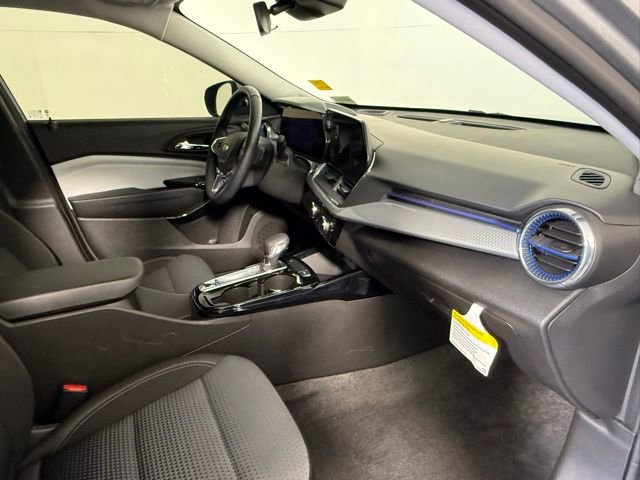 Used 2025 Chevrolet Trax LT w/ LT Convenience Package image 46