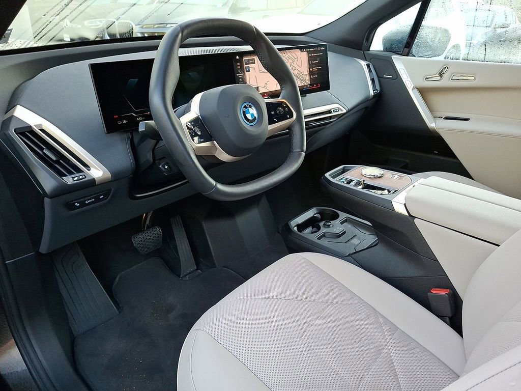 Certified 2023 BMW iX xDrive50 w/ Premium Package AWD/4WD image 9