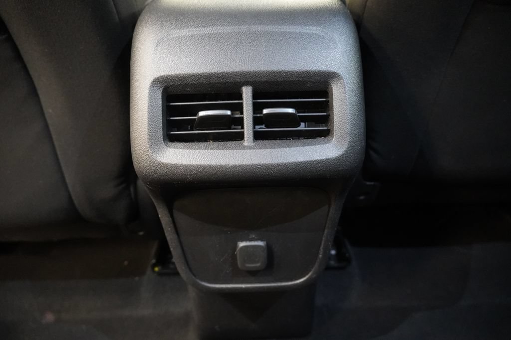 Used 2018 Chevrolet Equinox LT FWD image 28