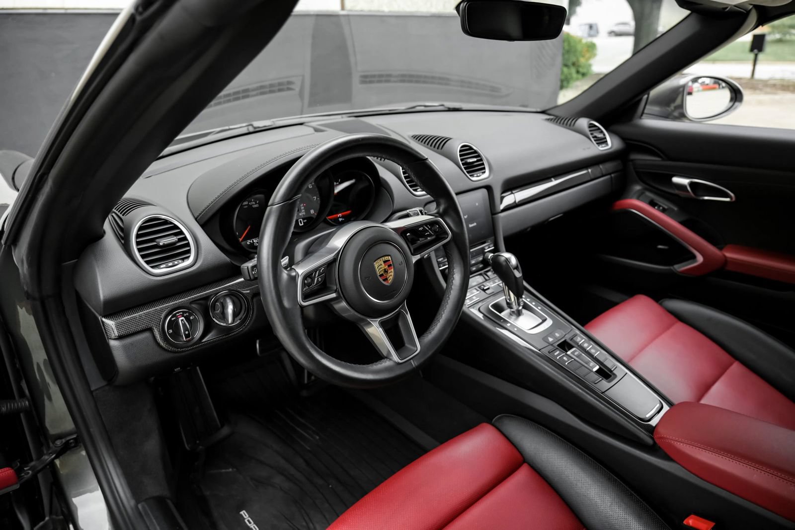 Used 2021 Porsche 718 Boxster S RWD image 2