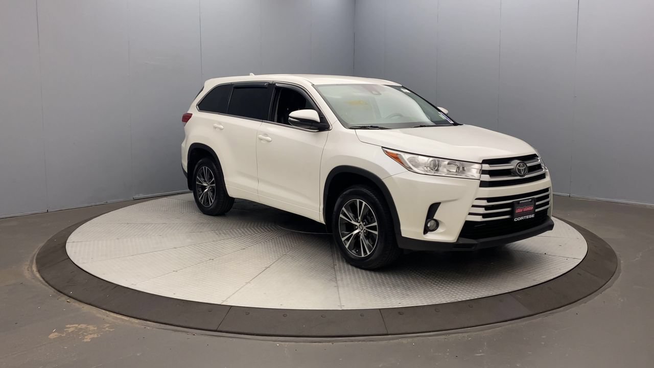 Used 2018 Toyota Highlander Plus AWD/4WD image 7