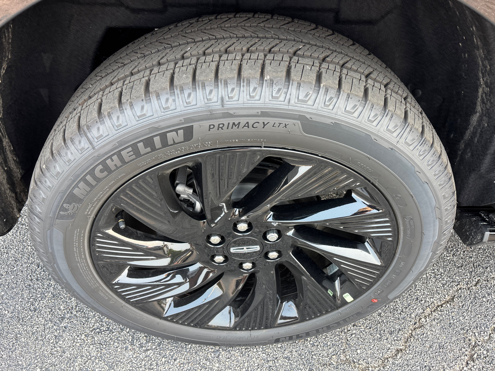 New 2027 Lincoln Navigator Reserve w/ Jet Appearance Package AWD/4WD image 10