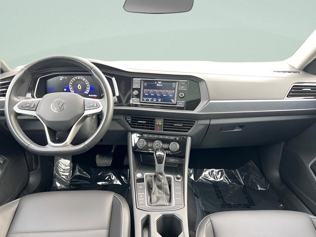 Used 2024 Volkswagen Jetta SE image 7