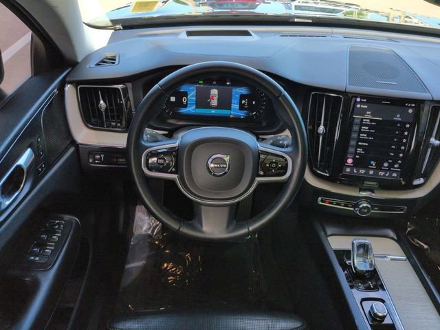 Used 2022 Volvo XC60 B5 Inscription w/ Advanced Package FWD image 16