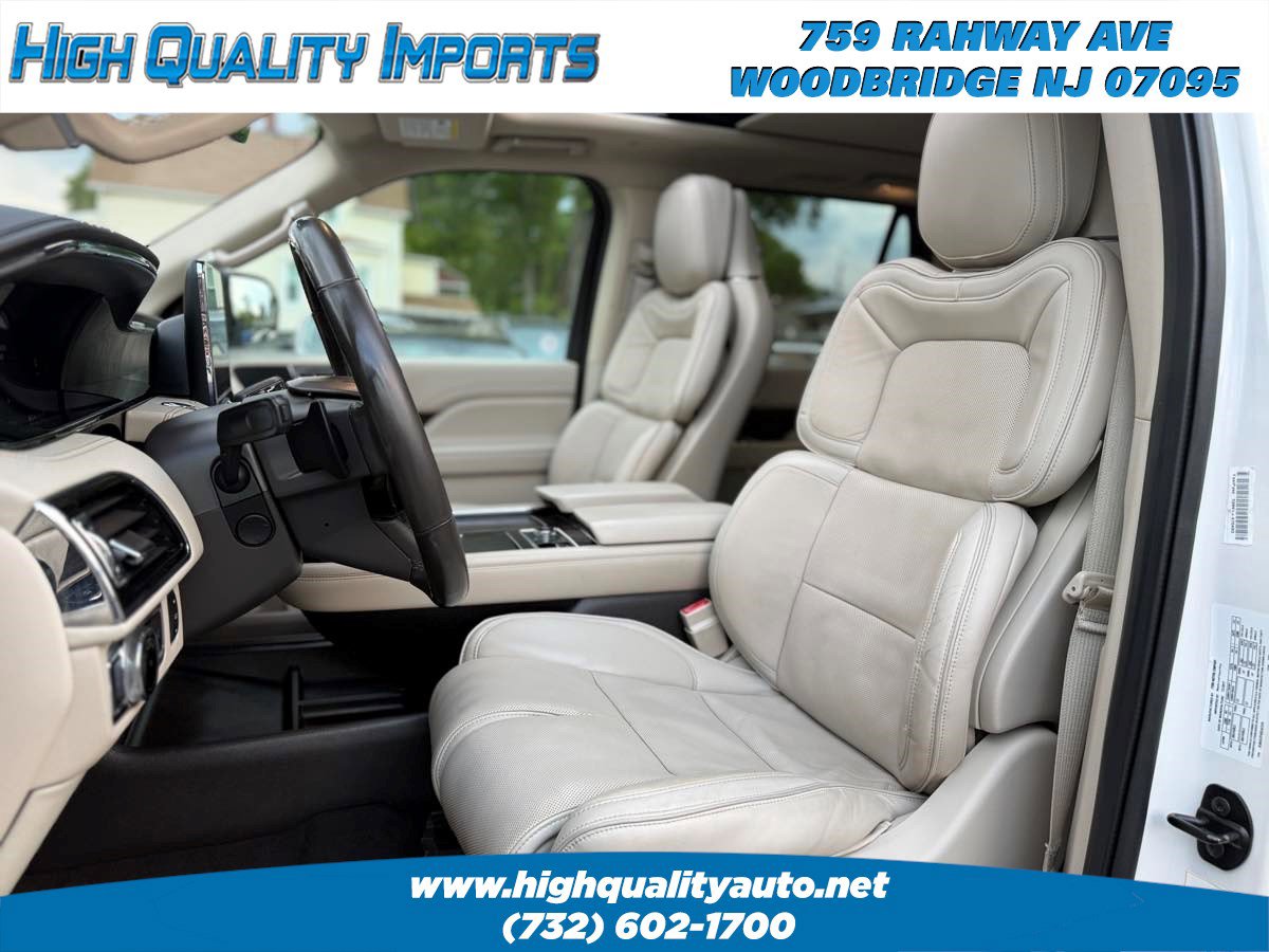 Used 2018 Lincoln Navigator Select w/ Technology Package AWD/4WD image 13