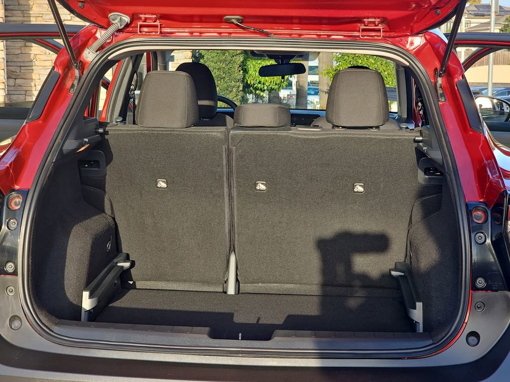 Used 2025 Nissan Kicks SV image 12