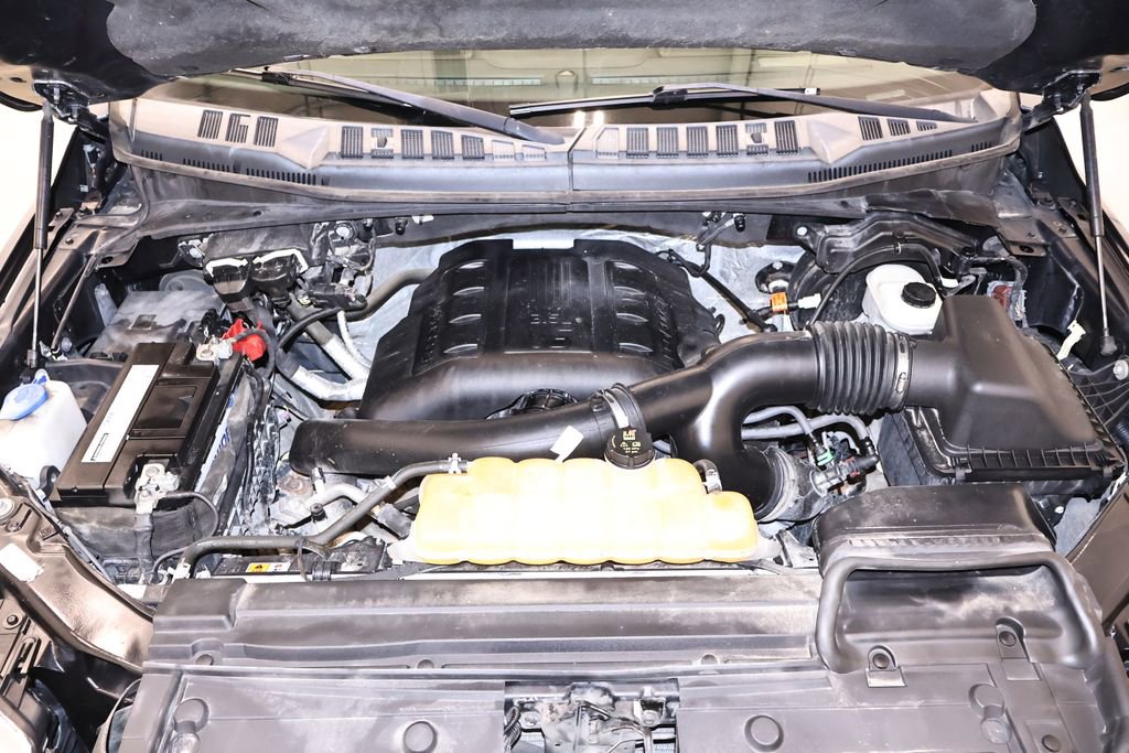 Used 2016 Ford F150 Platinum w/ Equipment Group 701A Luxury AWD/4WD image 49