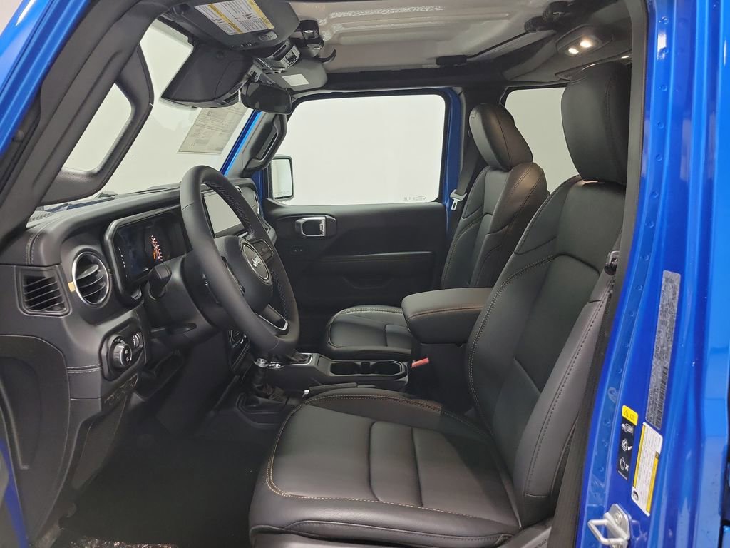 New 2026 Jeep Gladiator Sahara image 9