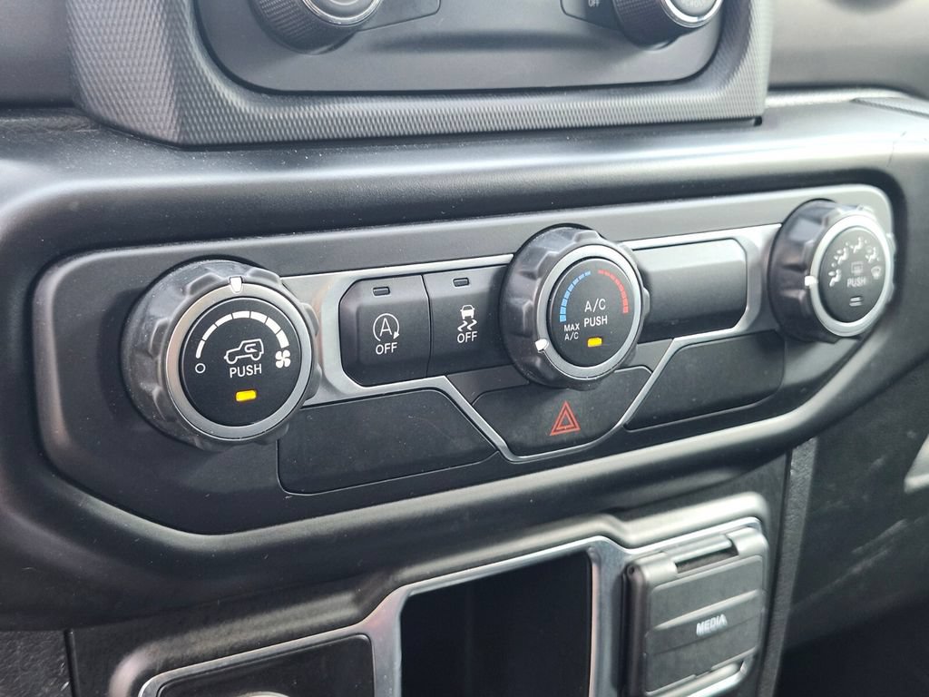 Used 2021 Jeep Wrangler Unlimited Sport AWD/4WD image 21