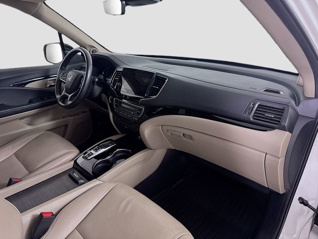 Used 2019 Honda Pilot Touring image 32