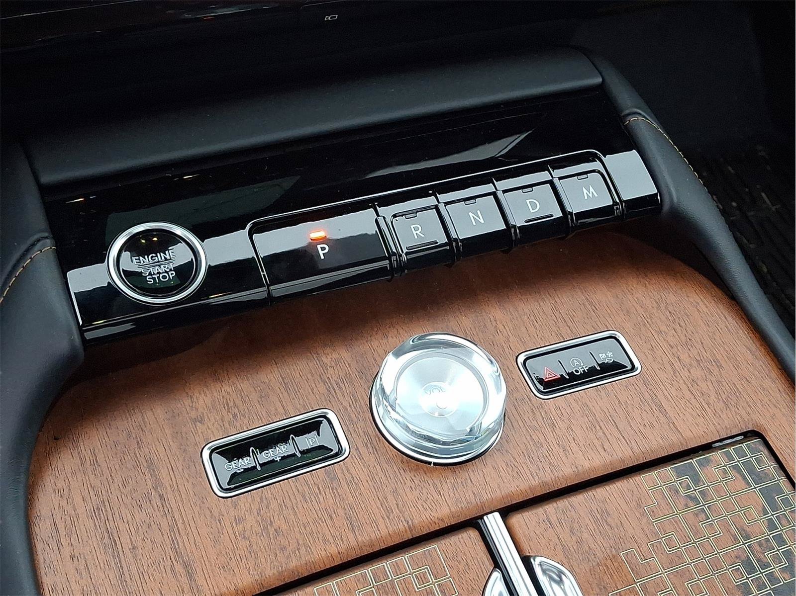 New 2025 Lincoln Navigator L Black Label AWD/4WD image 12