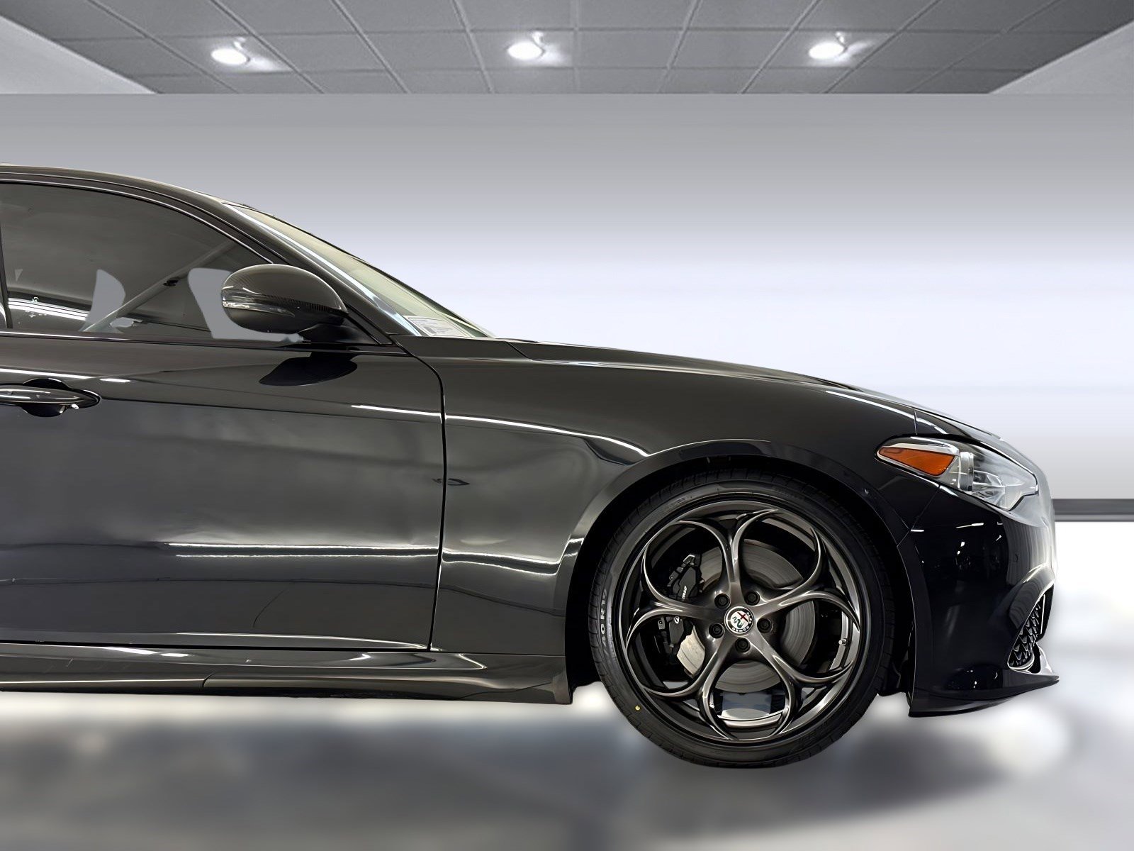 Used 2019 Alfa Romeo Giulia Ti Sport w/ Quick Order Package 22U Sport RWD image 33