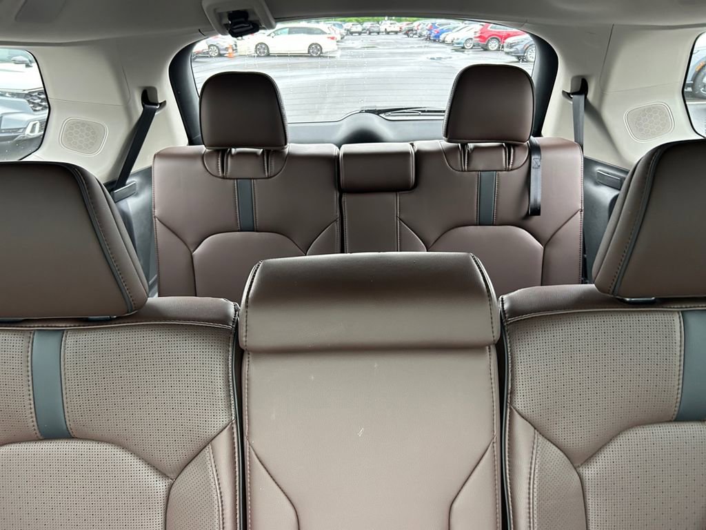 Used 2025 Honda Pilot Elite image 30