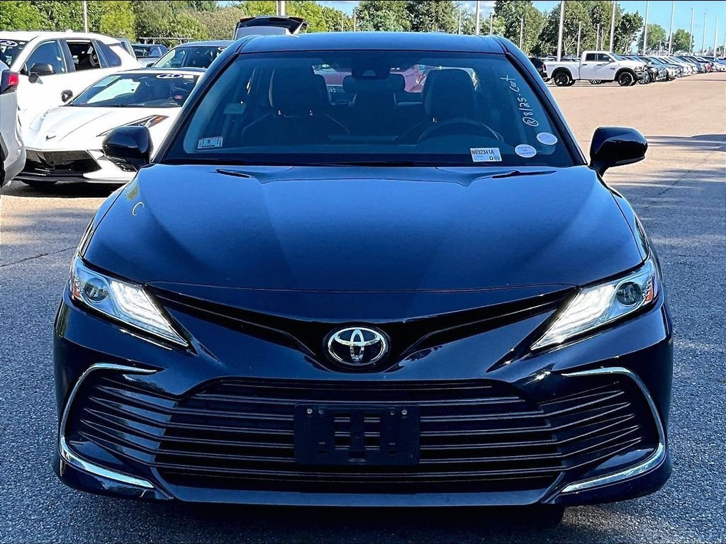 Used 2021 Toyota Camry XLE w/ Carpet Mat Package (TMS) AWD/4WD image 2