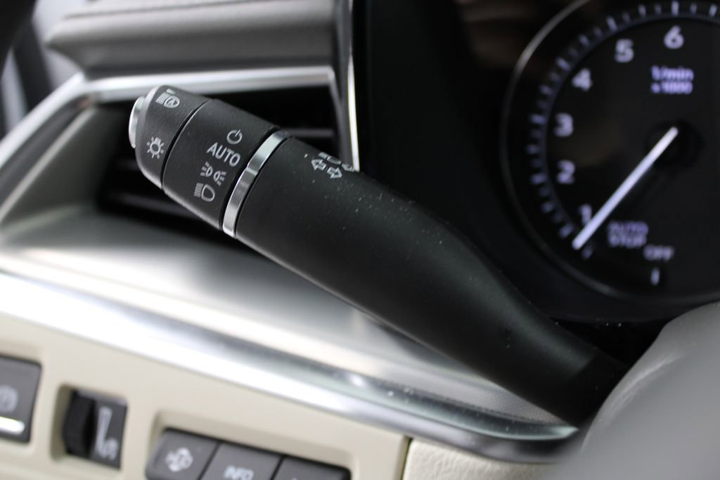 Used 2025 Cadillac XT5 Premium Luxury w/ Technology Package image 24