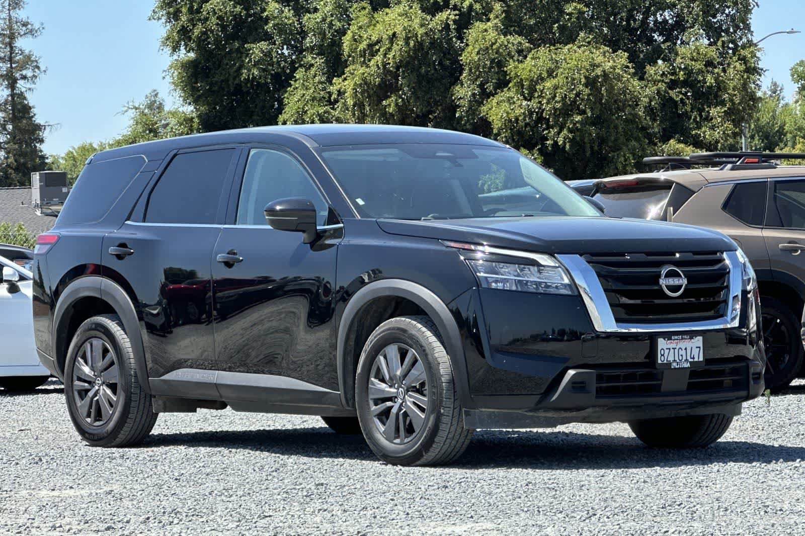 Used 2022 Nissan Pathfinder S FWD image 10