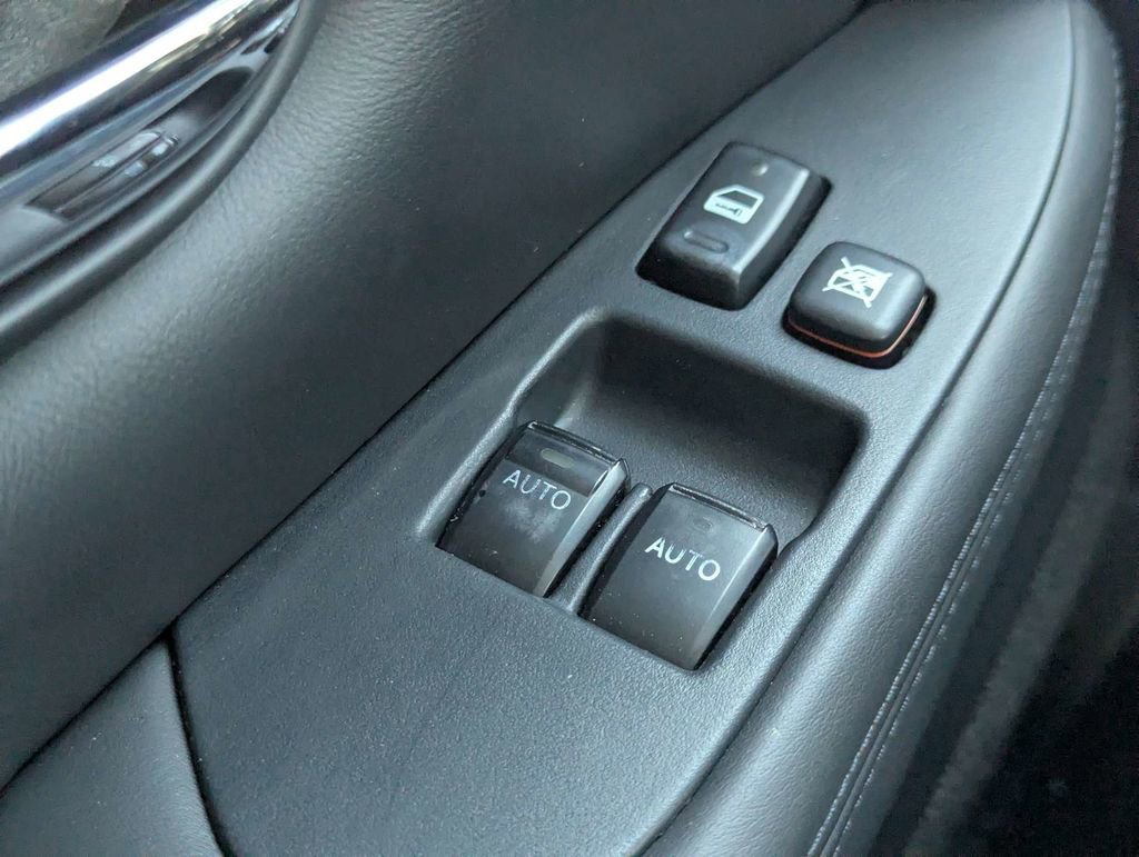 Used 2004 Lexus SC 430 Convertible image 21