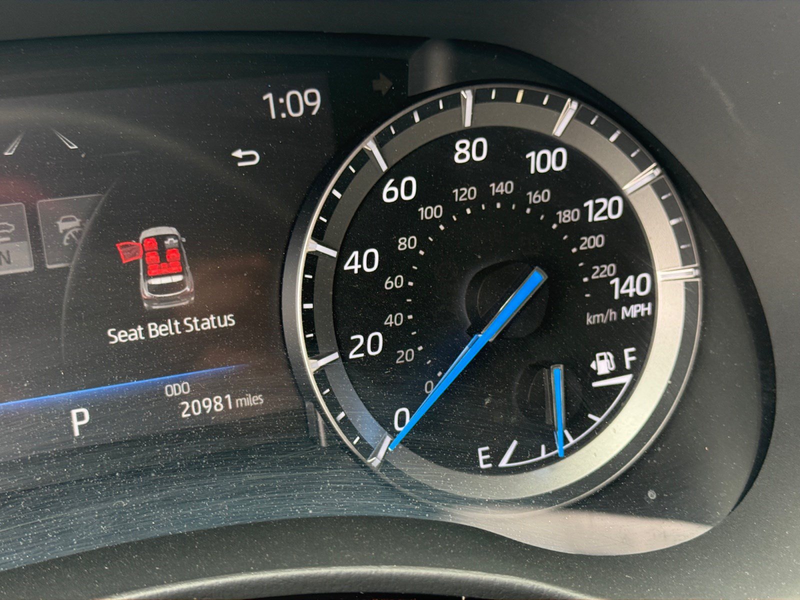 Certified 2021 Toyota Highlander XLE AWD/4WD image 11