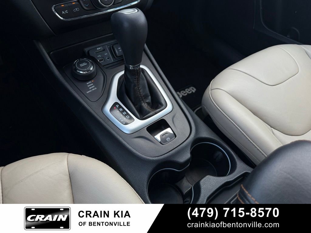 Used 2016 Jeep Cherokee Limited AWD/4WD image 18