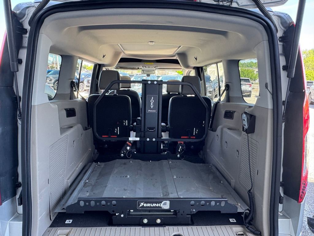 Used 2016 Ford Transit Connect Titanium FWD image 29