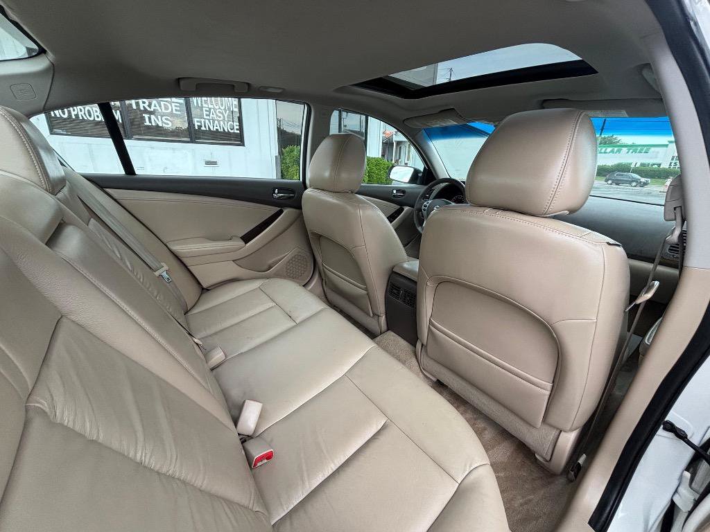 Used 2011 Nissan Altima 2.5 SL w/ 2.5SL Pkg FWD image 30