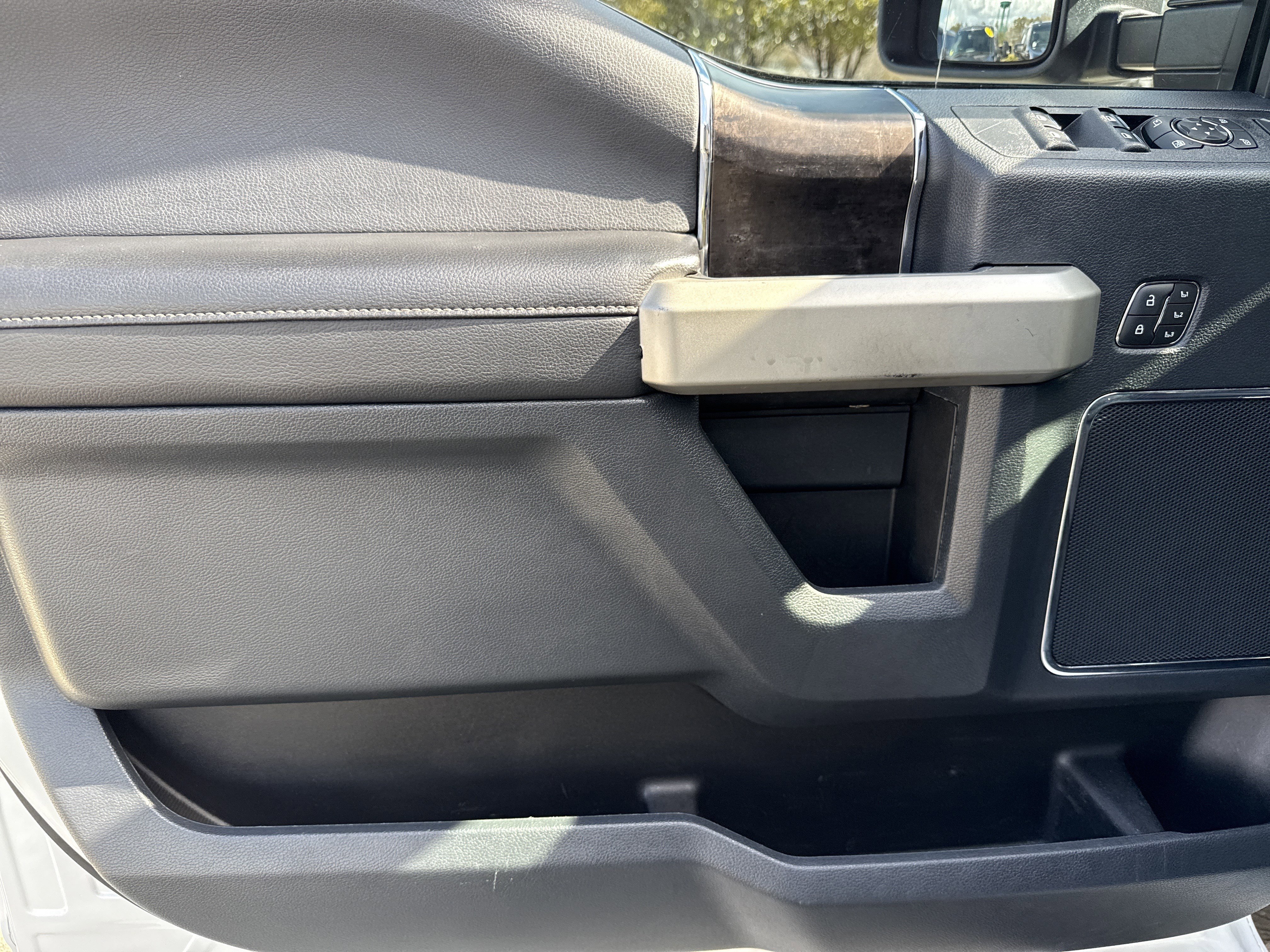 Used 2022 Ford F250 Lariat w/ Lariat Ultimate Package image 10