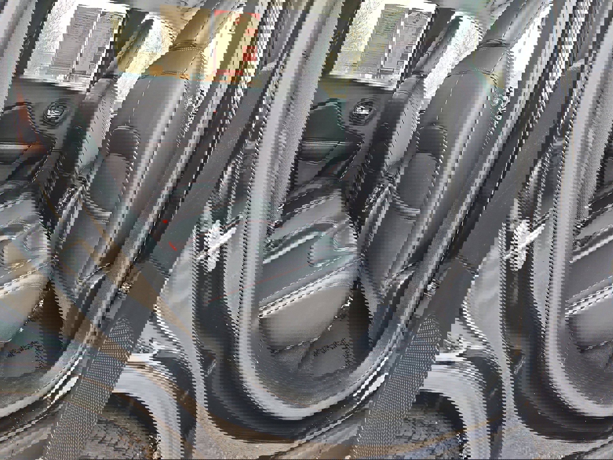 Used 2021 Jeep Cherokee Trailhawk image 11