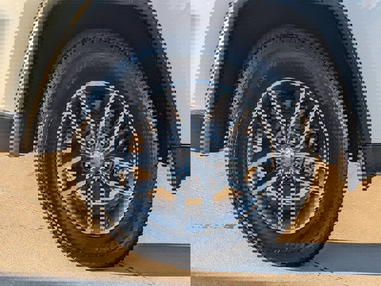 Used 2018 Jeep Grand Cherokee Limited image 7