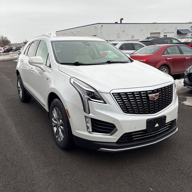 Used 2021 Cadillac XT5 Premium Luxury image 2