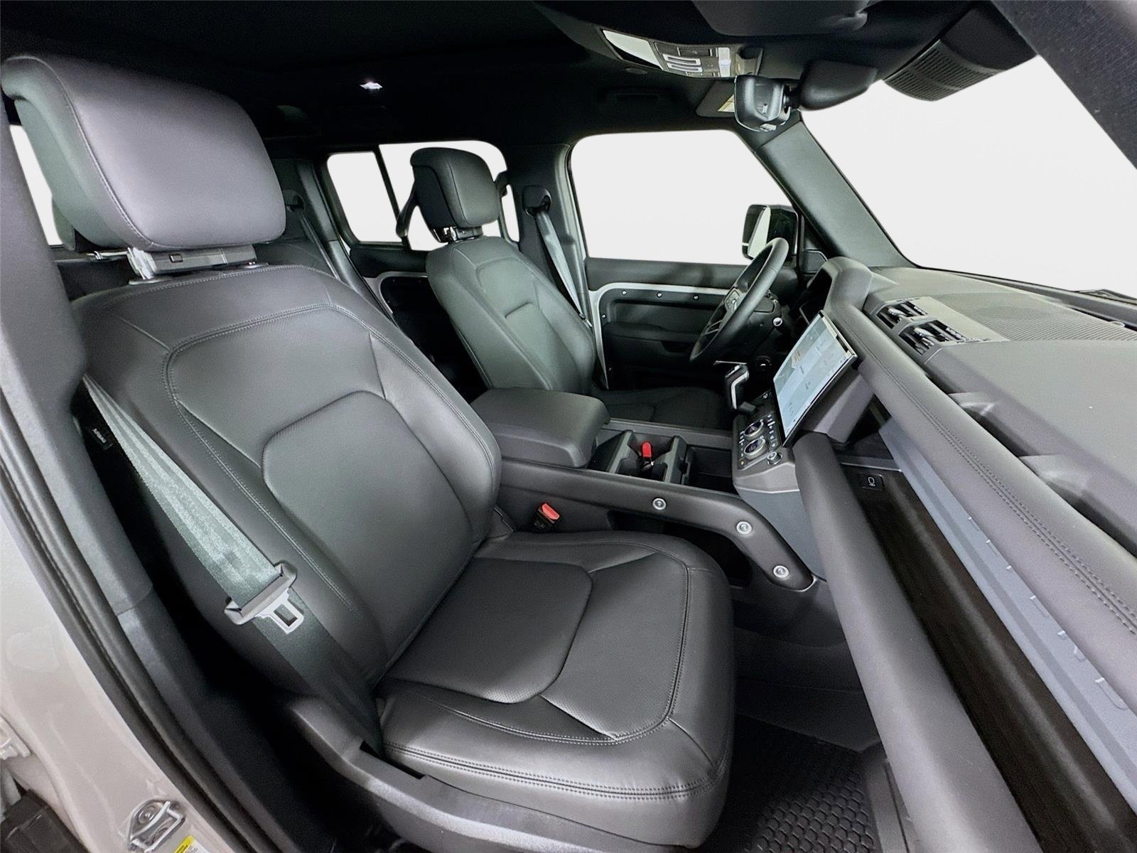 New 2026 Land Rover Defender 110 X-Dynamic SE AWD/4WD image 30