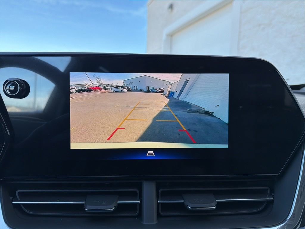 New 2026 Chevrolet Trax ACTIV w/ Sunroof Package FWD image 15