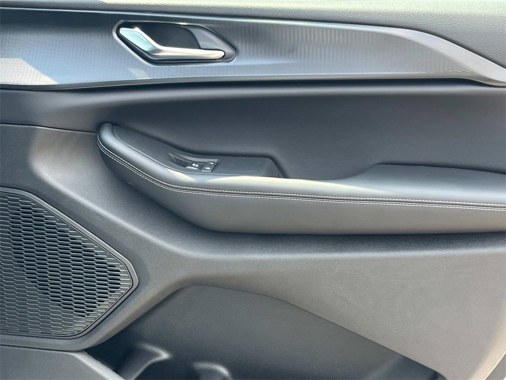 New 2025 Jeep Grand Cherokee Altitude image 19