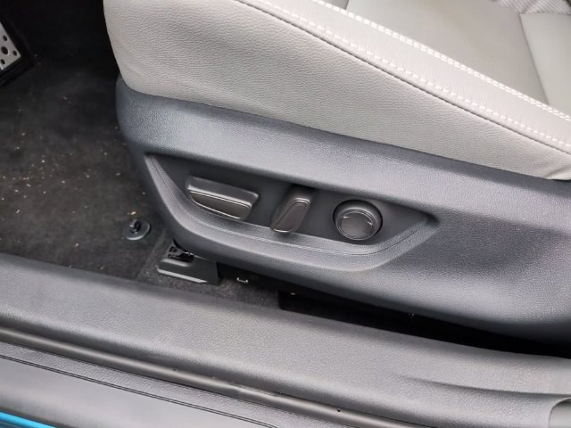 Used 2026 Toyota Camry SE FWD image 14