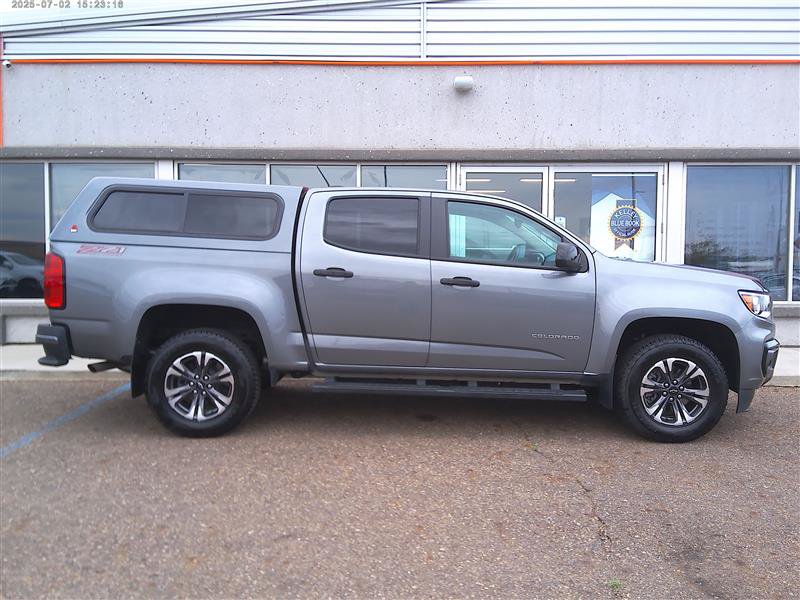 Used 2021 Chevrolet Colorado Z71 w/ Safety Package AWD/4WD image 5